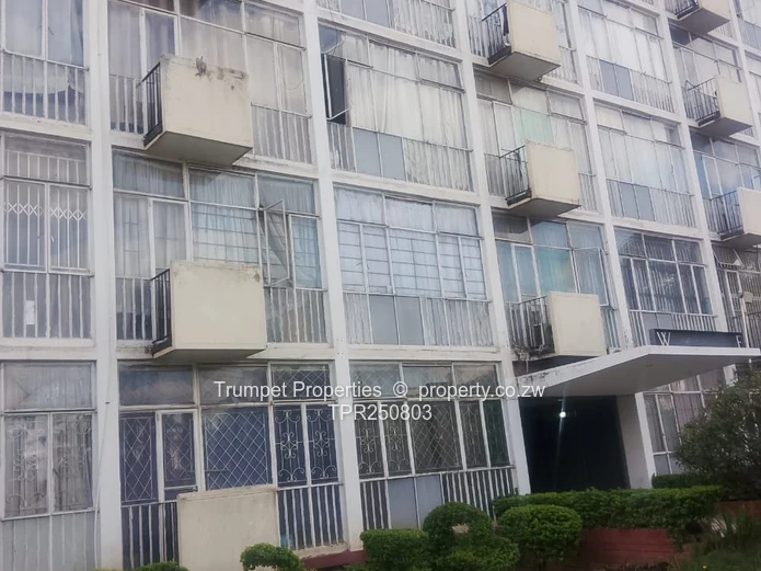 Avenues 2-Bed Flat: Tiled Lobby & Gated Entry