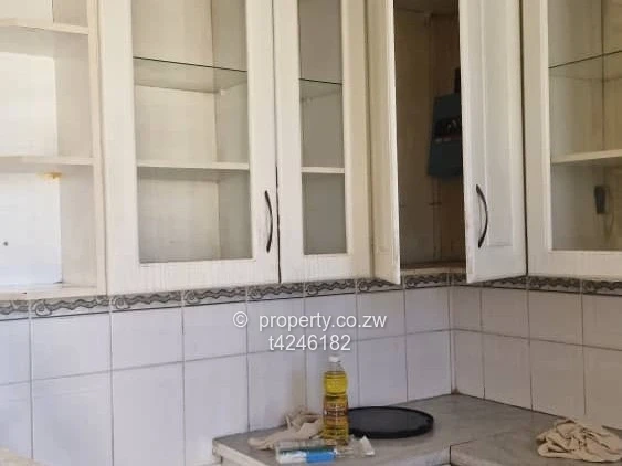 Avenues 2 bed flat to rent