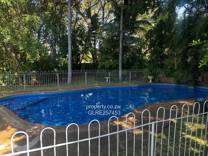 Vainona Family Home — 5BR, Pool & Balcony on 4666m²