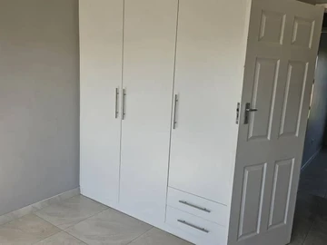 3 Bedroom Flat & Apartment