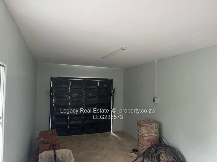 Beautiful 4-Bedroom House To Rent In New Zengeza 5