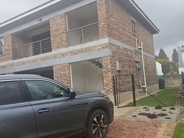 3 Bedroom Flat & Apartment