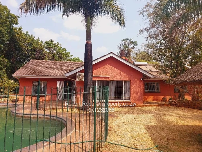 Neat 3 bed house in the heart of Mount Pleasant!