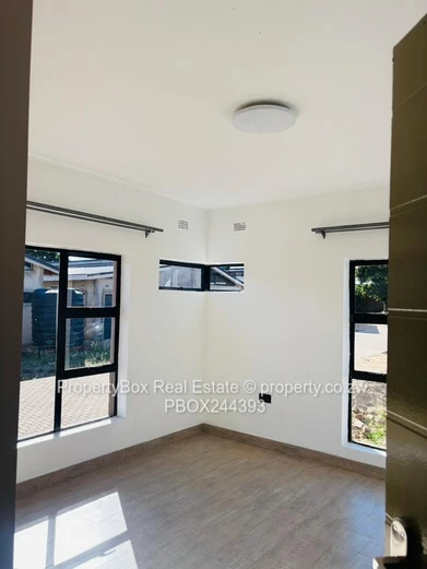 Cluster Unit for rent in Waterfalls available 1 August