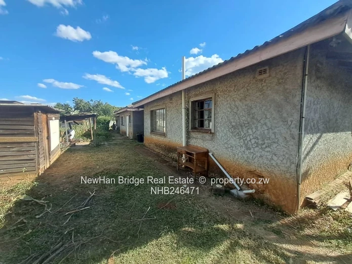 Borrowdale 4-Bed Home with Cottage on 1534m² Stand with Borehole
