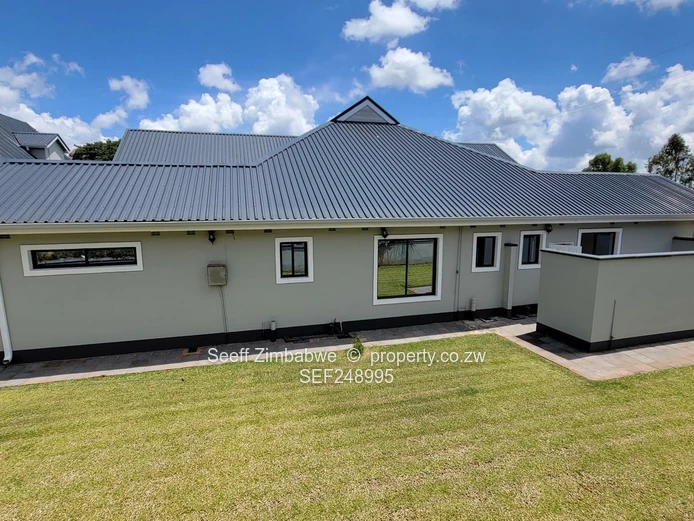 Modern 4-Bed Cluster Home — Private Garden, Pool, Gym, Close to Reekworth School