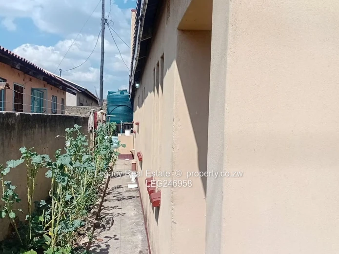 St Mary’s Solid 3-Bedroom House For Sale In Chitungwiza