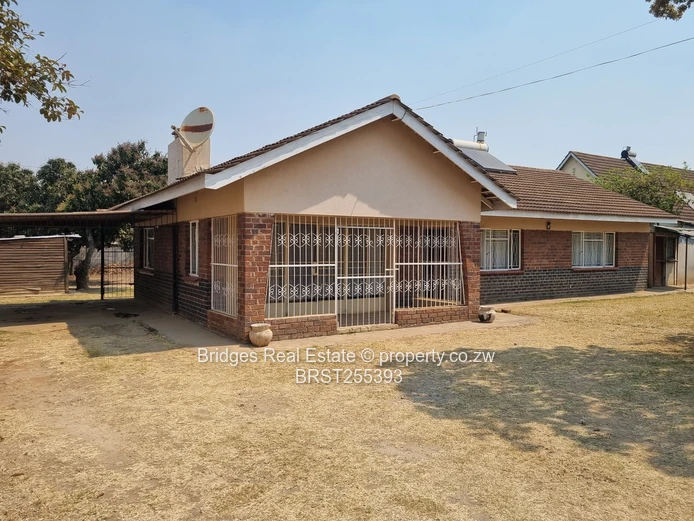 3 BEDS on 1004sqm With  TITLE DEED (Sole Mandate)