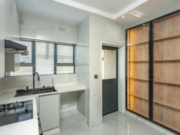 3 Bedroom Flat & Apartment