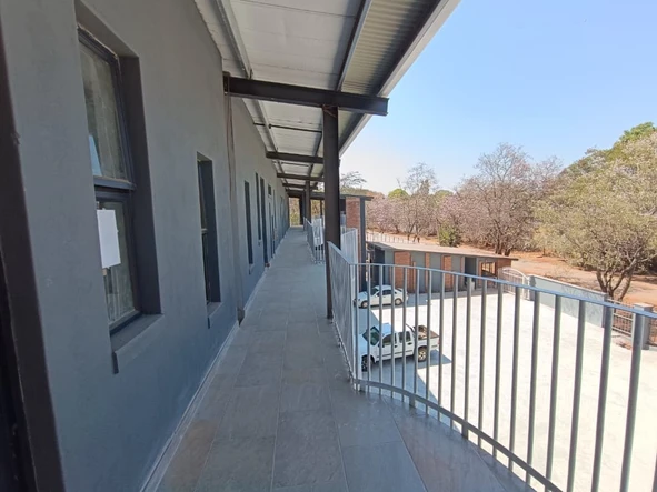 2 Bedroom Flat & Apartment