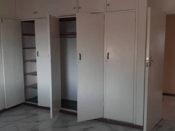 2 Bedroom Flat & Apartment