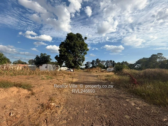400m² Serviced Stand in Waterfalls - Gravel Roa