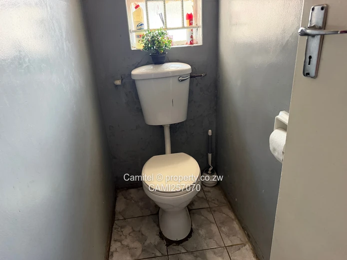 Chadcombe 3-Bed house with Chiremba road frontage can be used for commercial purposes 