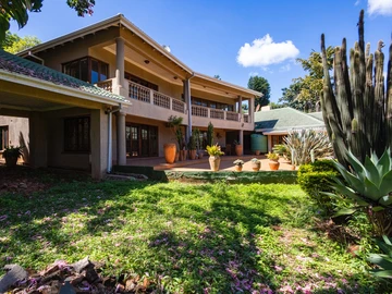 Elegant Family Home with Luxurious Amenities in  Chisipite