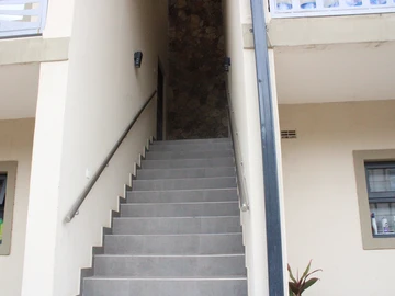 3 Bedroom Flat & Apartment