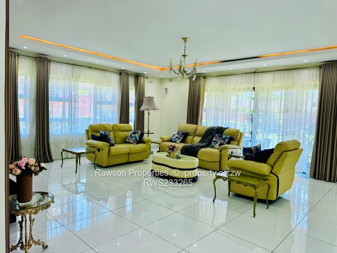 Very neat & modern house for sale in Mount Pleasant Heights (Sole Mandate)