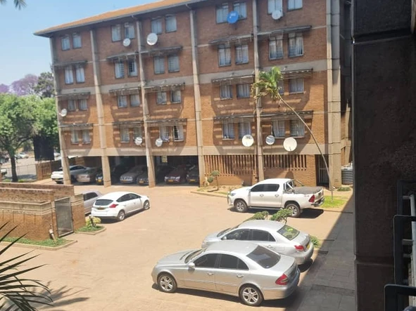 2 Bedroom Flat & Apartment