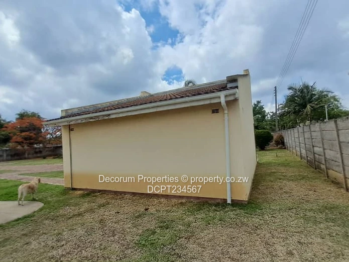 4-Bed Emerald Hill Home on 2030m² with Borehole & Driveway