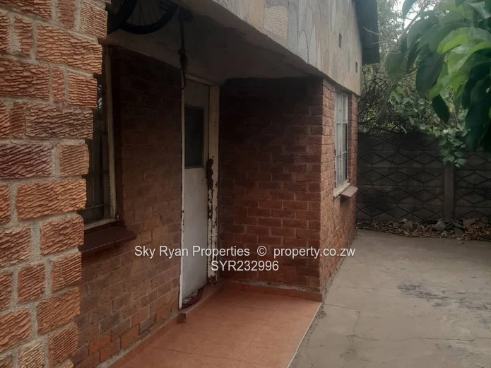 Glen Norah A Spaceman Area  House For Sale