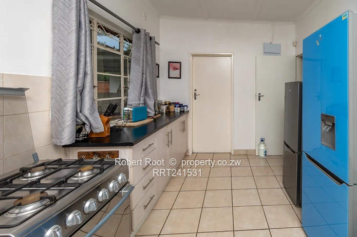 Spacious Family Living In Greendale on 3778 sqm 