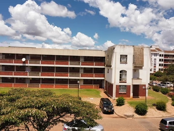 2 Bedroom Flat & Apartment