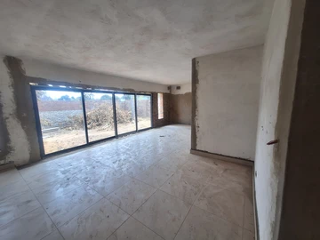 4 Bedroom Garden Flat