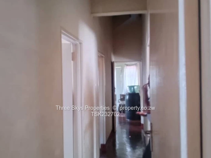 Budiriro House With Borehole