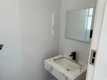 3 Bedroom Flat & Apartment