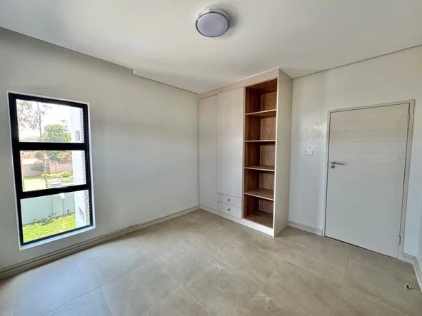3 Bedroom Flat & Apartment