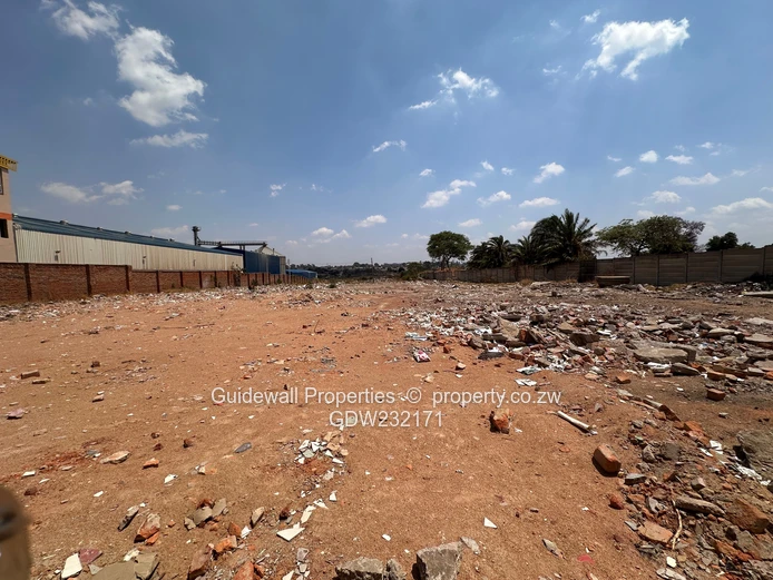 4 Acre commercial stand on the newest Trabablas interchange