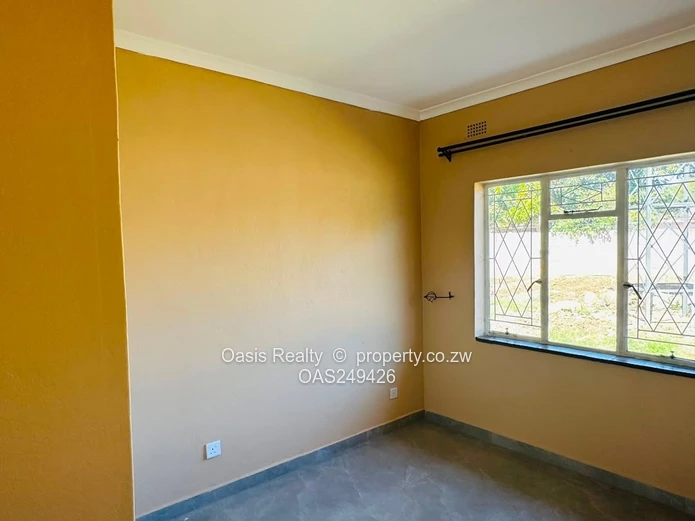 Conveniently Located Semi-detached 3 Beds Home For Rent