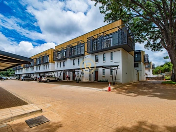 2 Bedroom Flat & Apartment