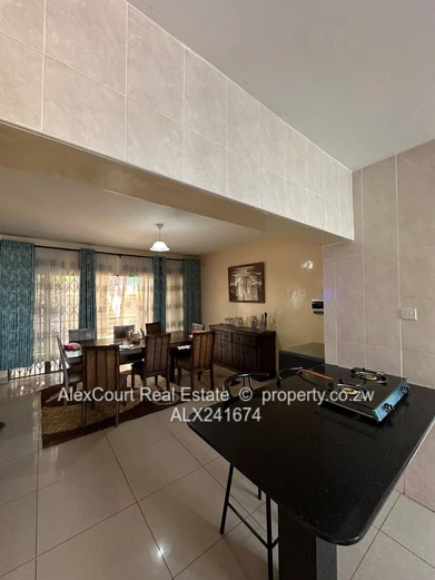 Duplex House In Greystone Park