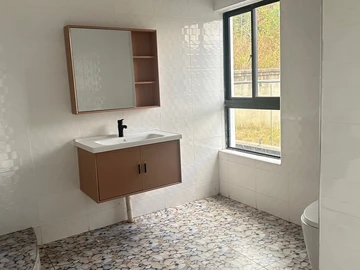 4 Bedroom Flat & Apartment