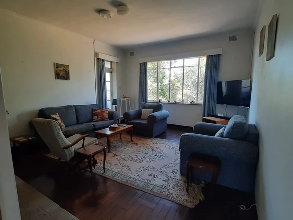 2 Bedroom Flat & Apartment