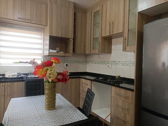 3 Bedroom Flat & Apartment