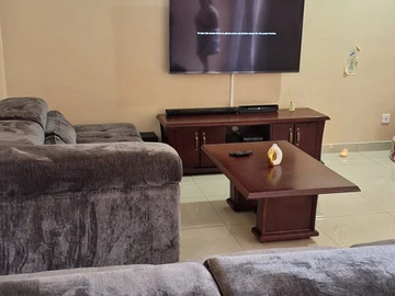 3 Bedroom Flat & Apartment