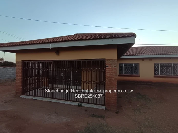 4 Bedroomed House in Mahatshula North For Rent