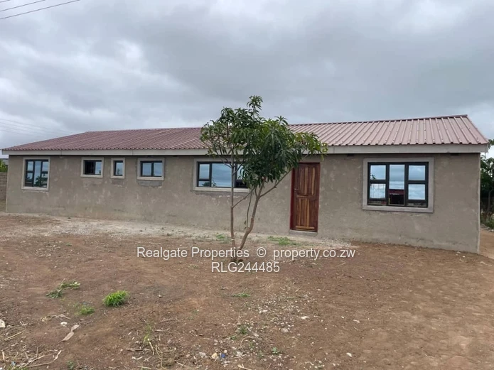 Four Bedroomed House In Cowdray Park