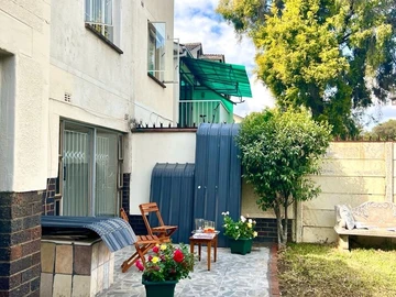 3 Bedroom Flat & Apartment