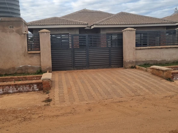 Falcon House To Let – Available 1 July
