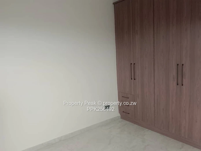 Mount Pleasant Heights: Modern 5-Bed with Expansive Lawn & Borehole
