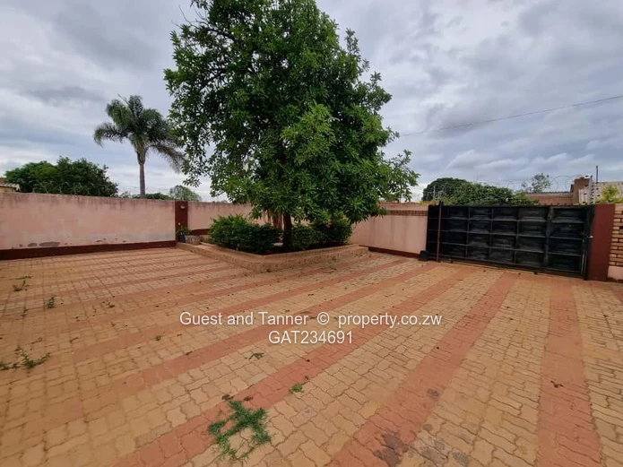 3 BR House for Sale - Emganwini near Bulawayo