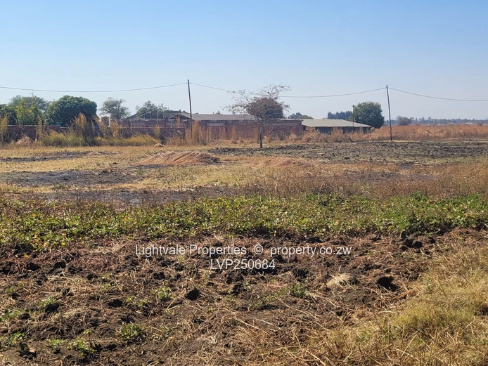 Sunlit 4,814m² Stand in Knowe – Tarred Roads & Water (Sole Mandate)