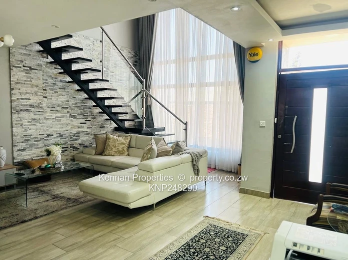 Elegant Upmarket 5 Bedroom Townhouse for Sale.