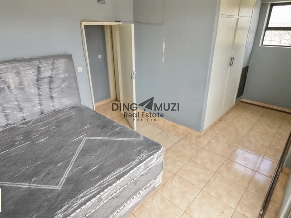 2 Bedroom Flat & Apartment
