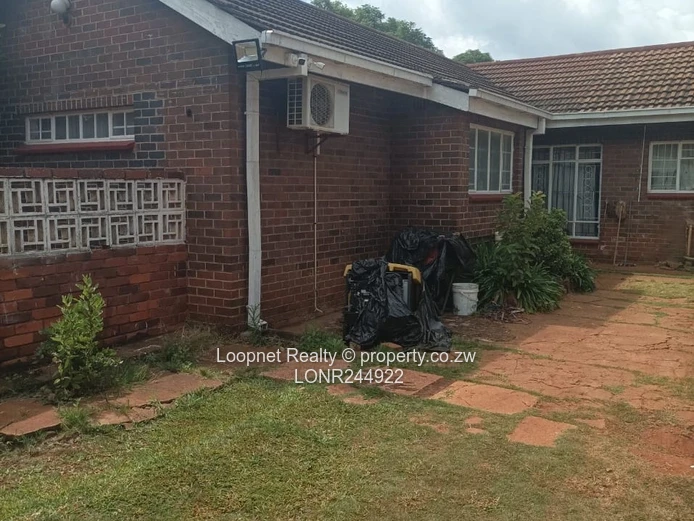 200 m² Office in Emerald Hill — Borehole