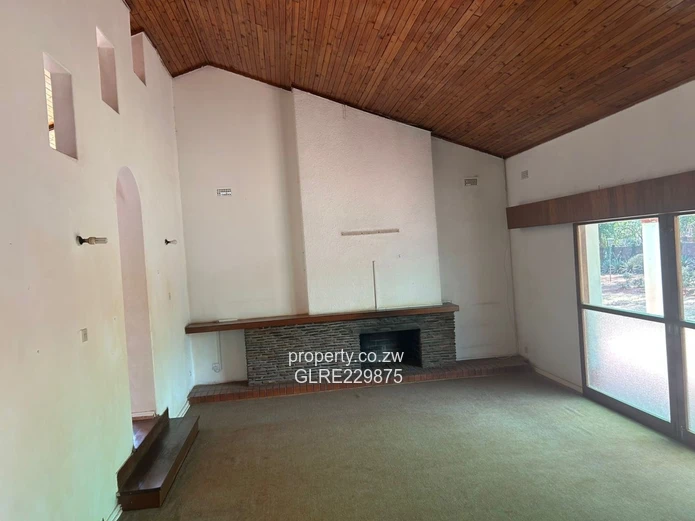 A Versatile 4Bedroom Property for Residential or Commercial Use in a Prime Greendale Location To Let