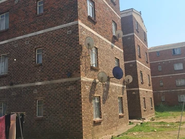 2 Bedroom Flat & Apartment