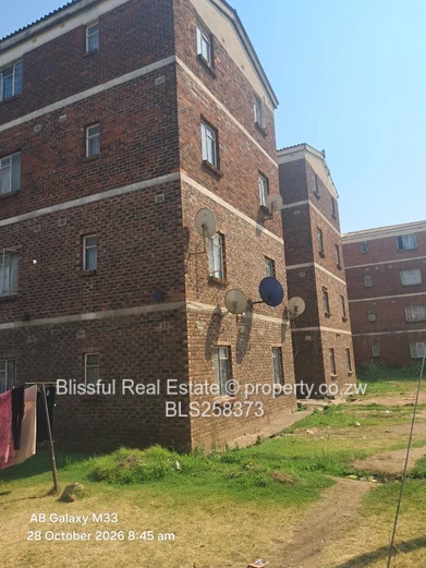 Mufakose 2-Bed Apartment - Tiled Floors & Fitted Kitchen (Sole Mandate)